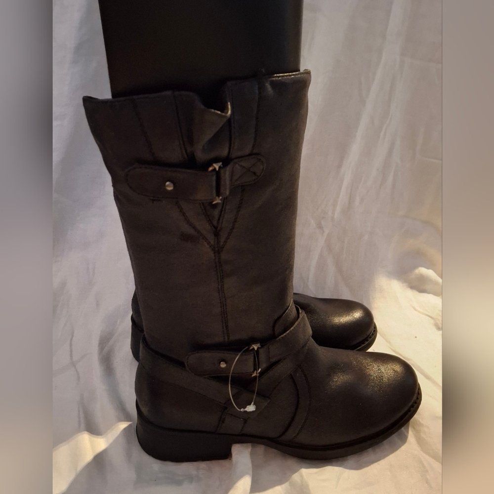 Bare Traps HarlyWomen's Black  faux Leather Boots NWOT